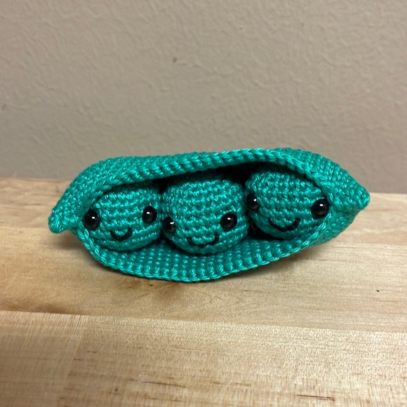 Hand Crafted Other - Handcrafted Peas in a Pod Figure Decor Amigurui Crochet
